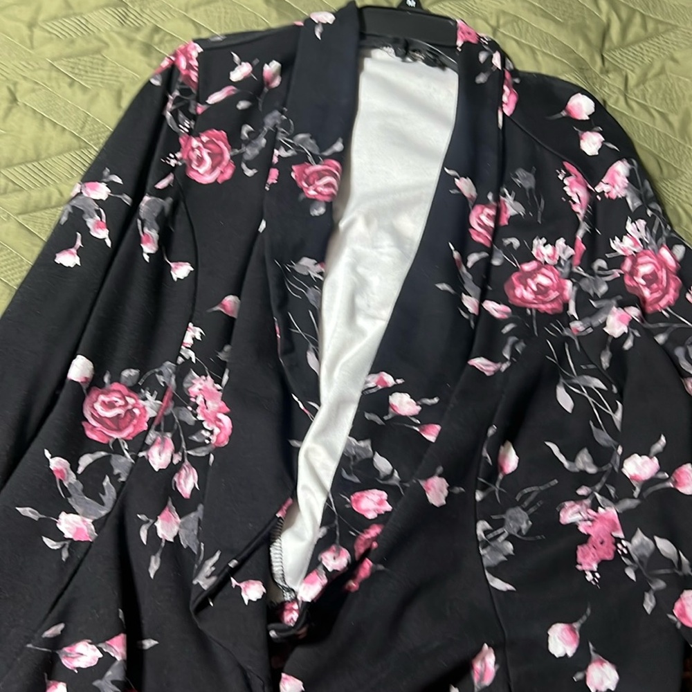 Beautiful torrid size 3 cardigan